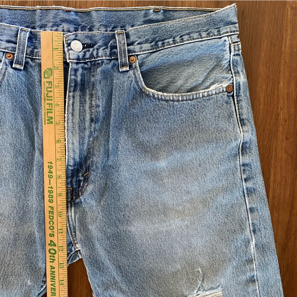 Levi’s Jeans 505 Light Blue Distressed size 38 X 32 casual‎